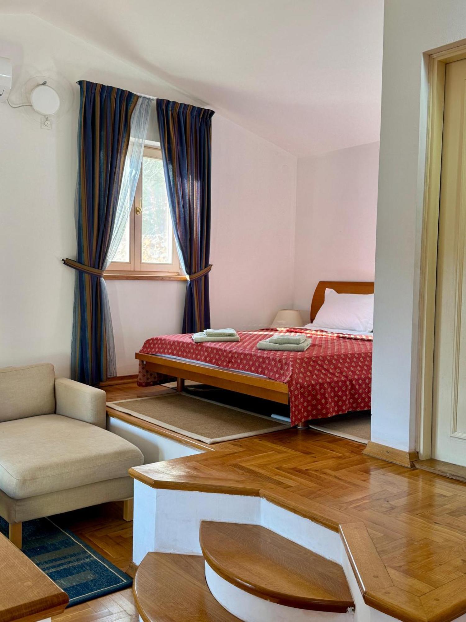 Villa Rava Hotel & Restaurant ภายนอก รูปภาพ