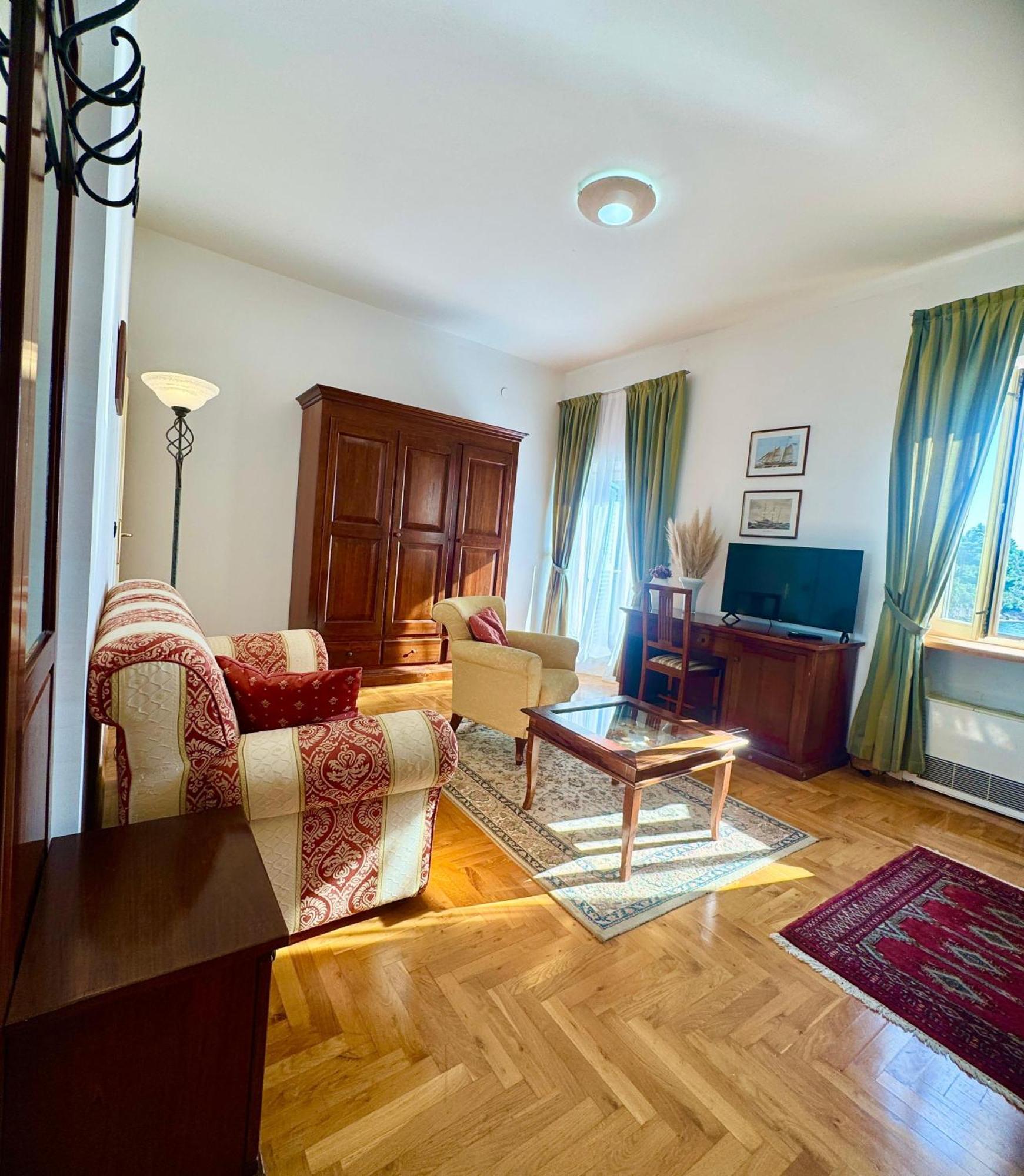 Villa Rava Hotel & Restaurant ภายนอก รูปภาพ