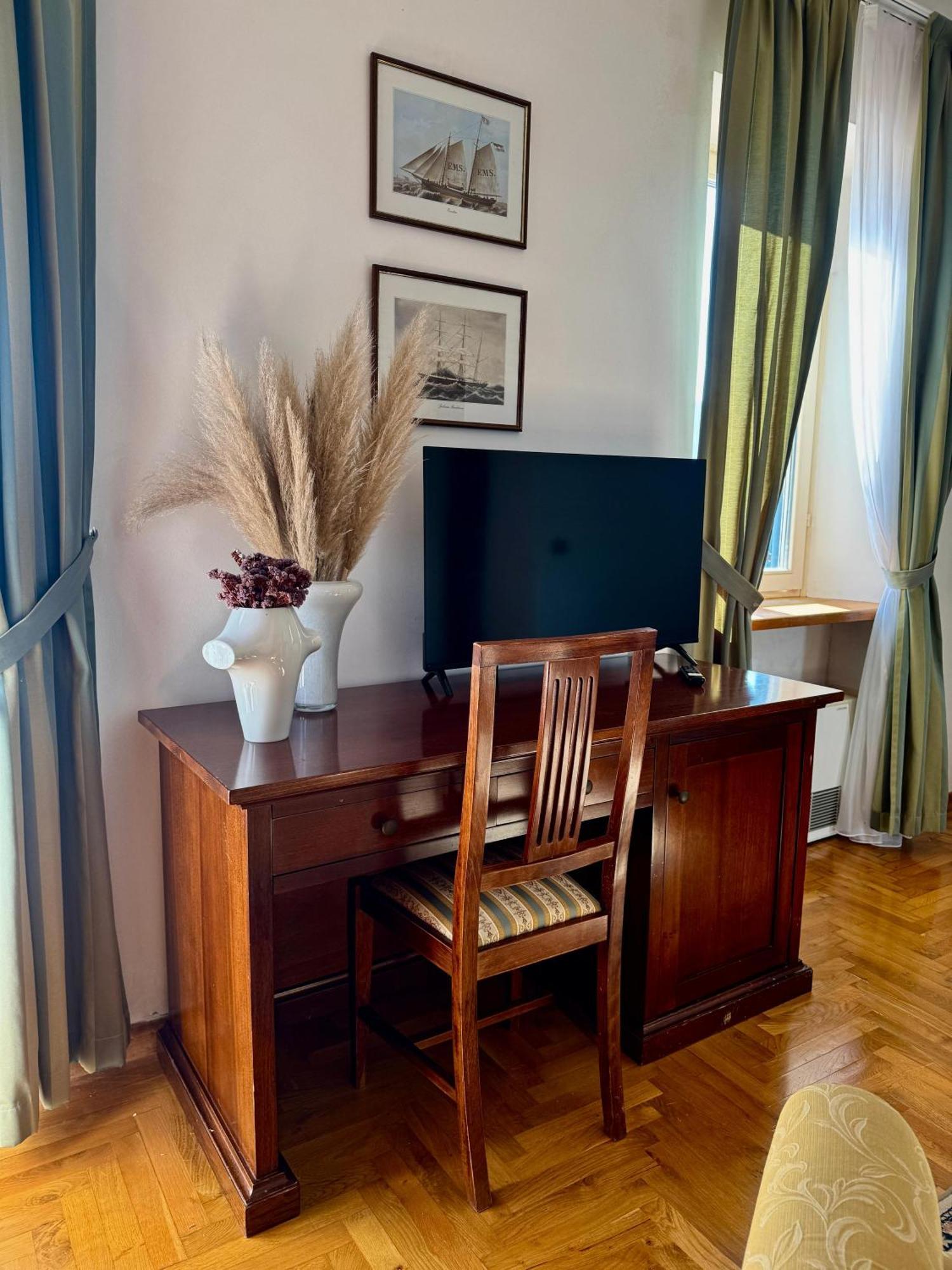 Villa Rava Hotel & Restaurant ภายนอก รูปภาพ