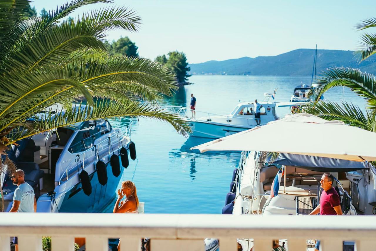 Villa Rava Hotel & Restaurant ภายนอก รูปภาพ